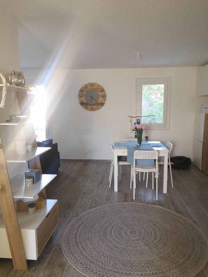 Appartement Proche Mer Avec Terrasse Et Jardin Privatif Hyeres Luaran gambar