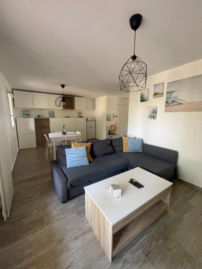 Appartement Proche Mer Avec Terrasse Et Jardin Privatif Hyeres Luaran gambar