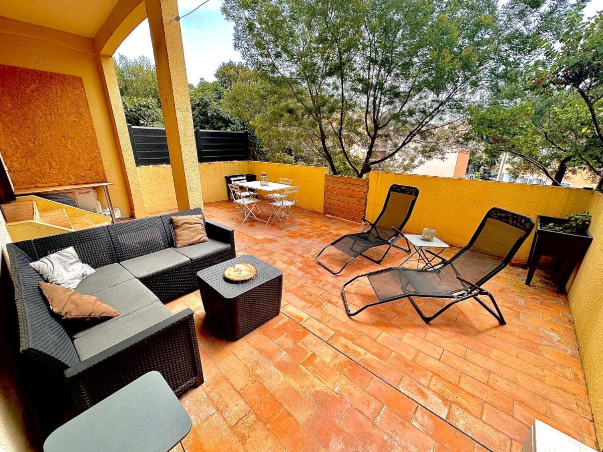 Appartement Proche Mer Avec Terrasse Et Jardin Privatif Hyeres Luaran gambar