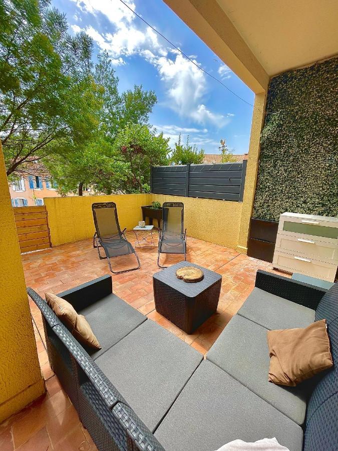 Appartement Proche Mer Avec Terrasse Et Jardin Privatif Hyeres Luaran gambar